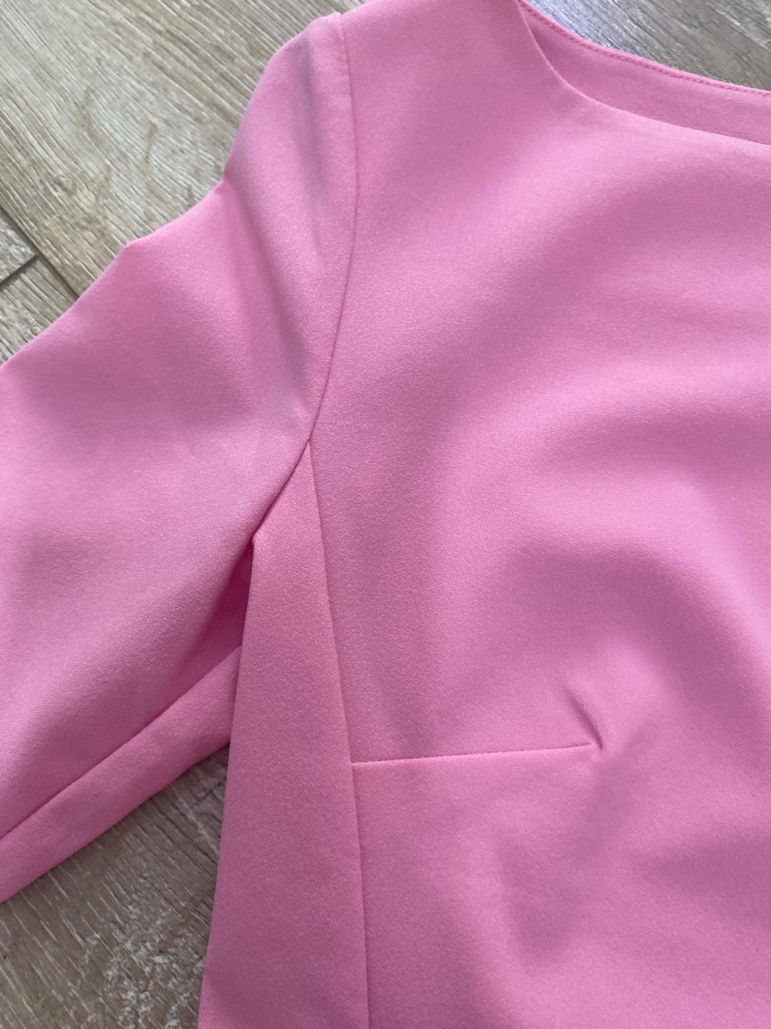 Zara Стильный комплект: розовая блузка с баской (S) и брюки Zara с узором (XS/S) — фото 2