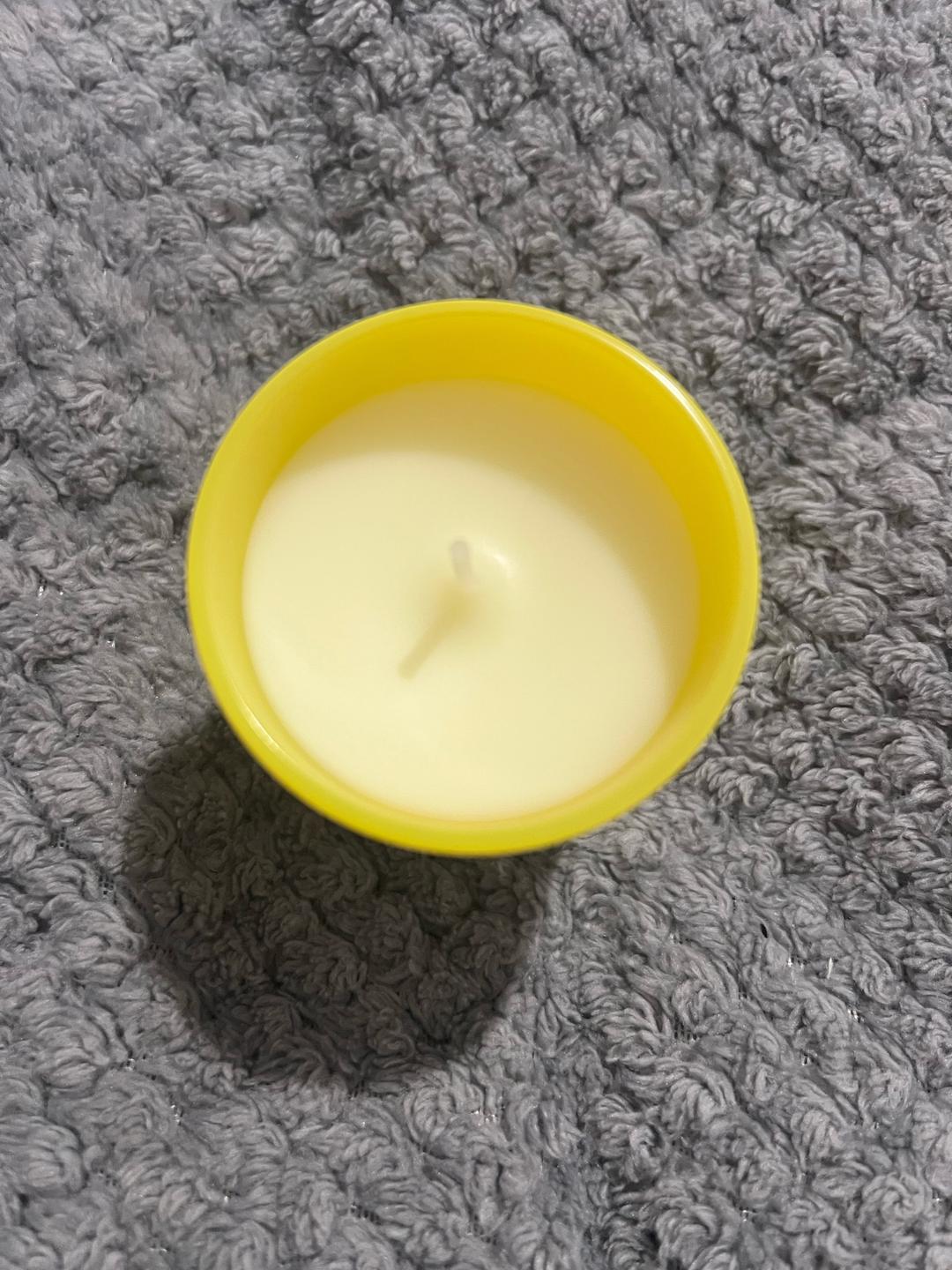 Marc Jacobs Ароматическая свеча Marc Jacobs Daisy Scented Candle. 70гр — фото 2