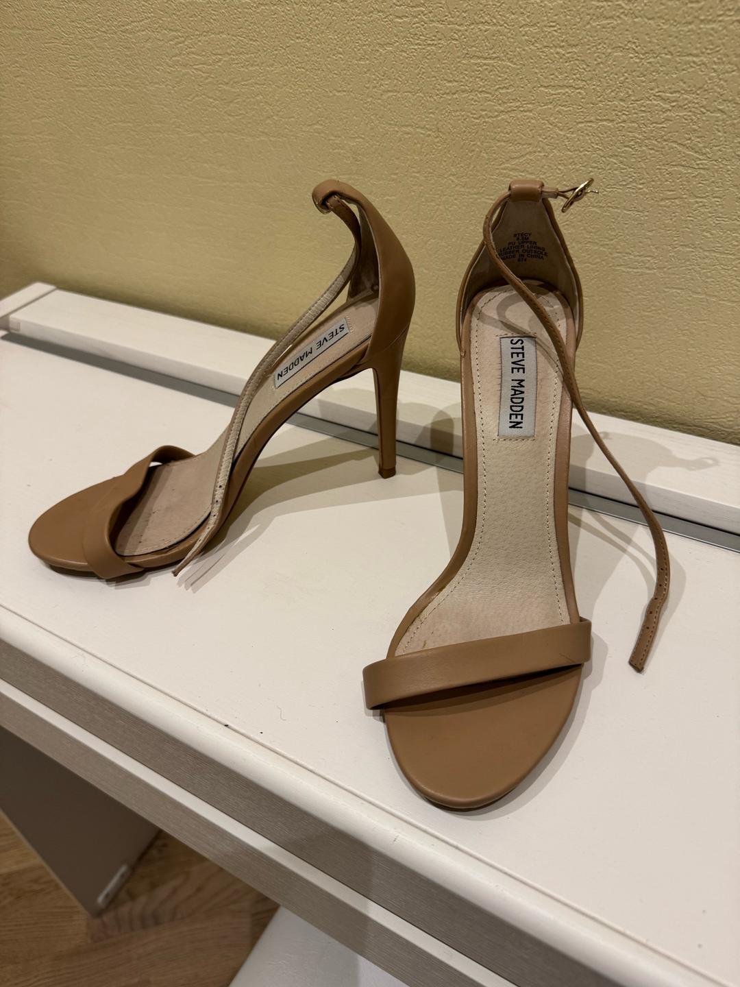 Steve Madden Босоножки беж цвета Steve Madden — фото 2