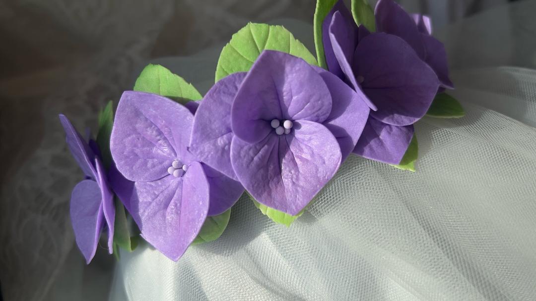 Handmade (ручная работа) Ободок сиреневый с цветами из гортензий — фото 2