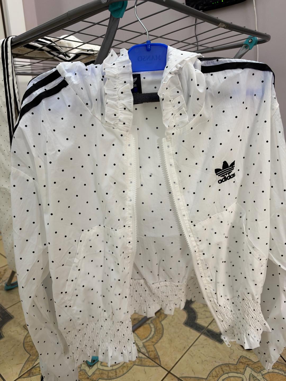Adidas Женский спортивный костюм adidas в горошек — фото 2