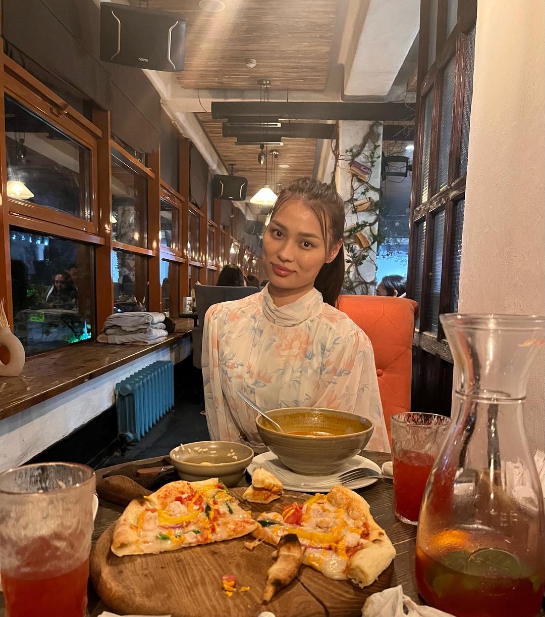 Нет бренда Белое платье,красивыми рисунками — фото 2