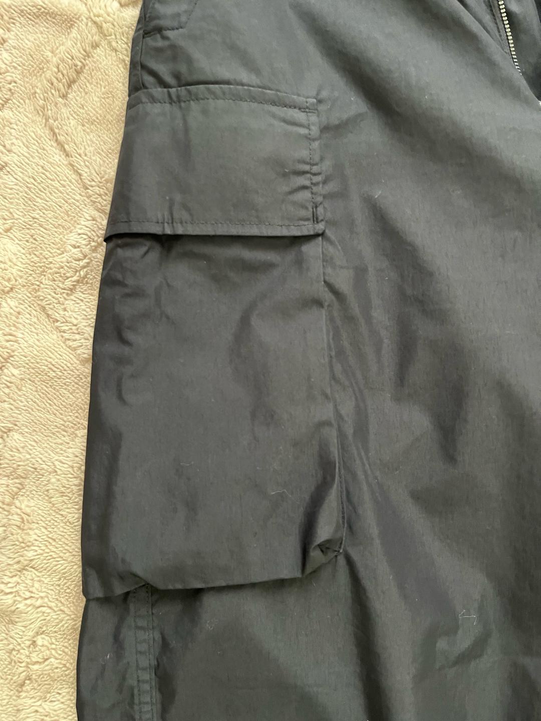 Uniqlo Брюки карго Uniqlo Wide Cargo, размер S, цвет чёрный — фото 2