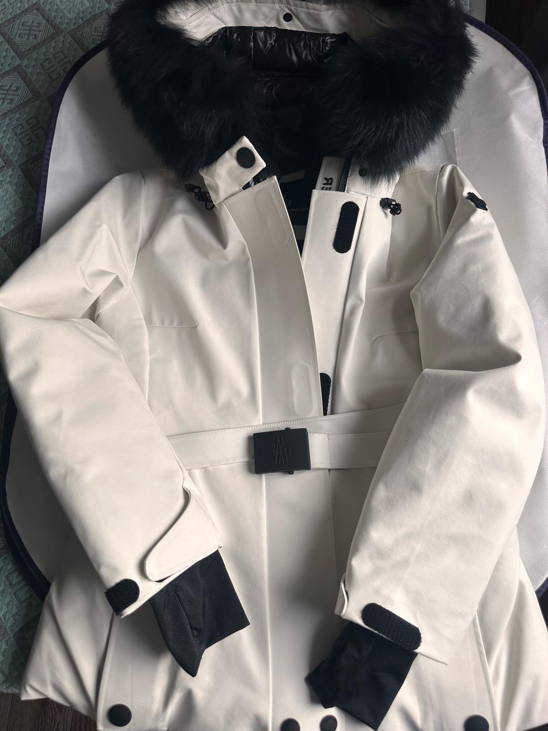 Moncler Женская куртка Moncler Grenoble — фото 2