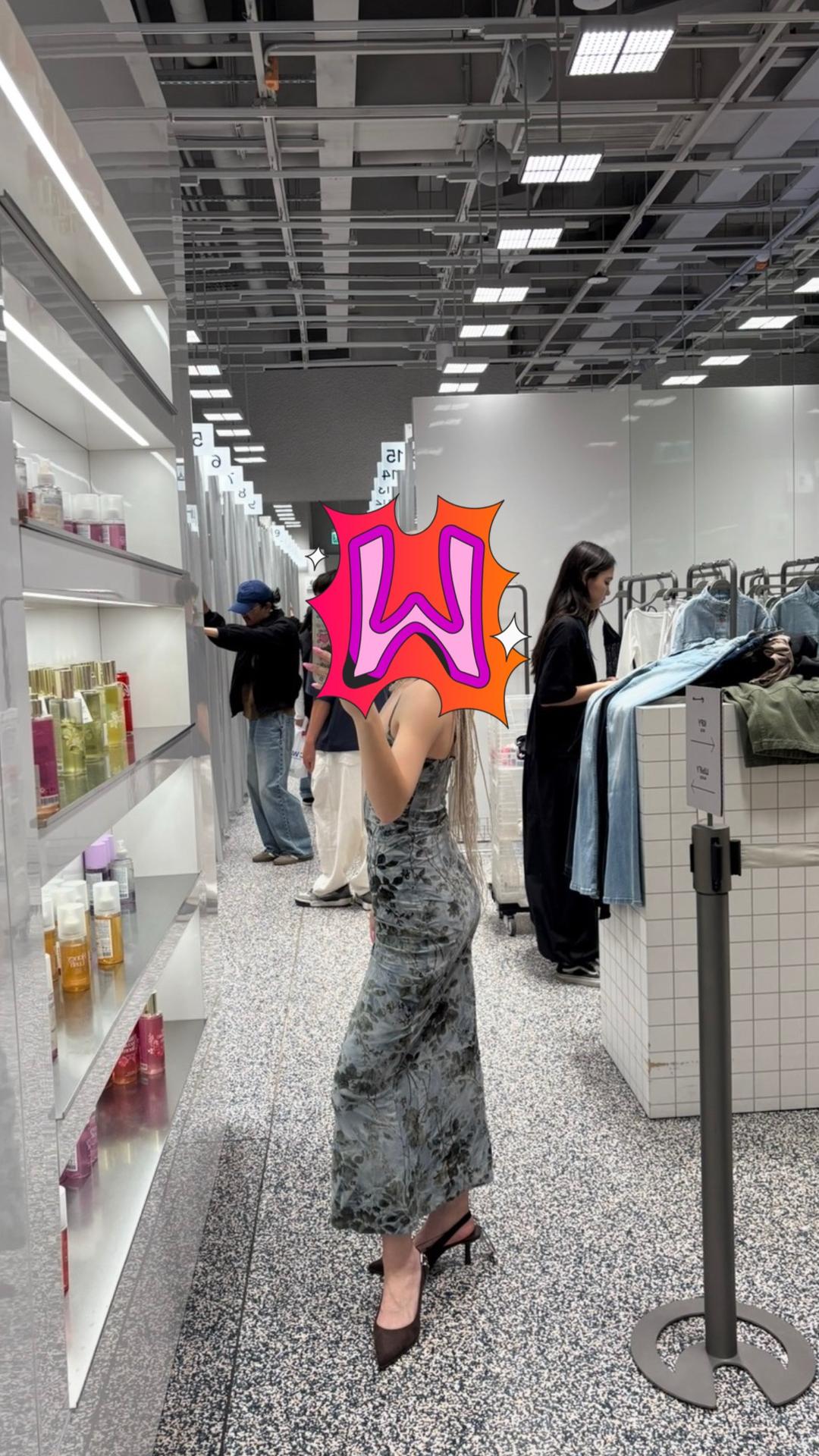 Bershka Платье миди с цветочным принтом — фото 2