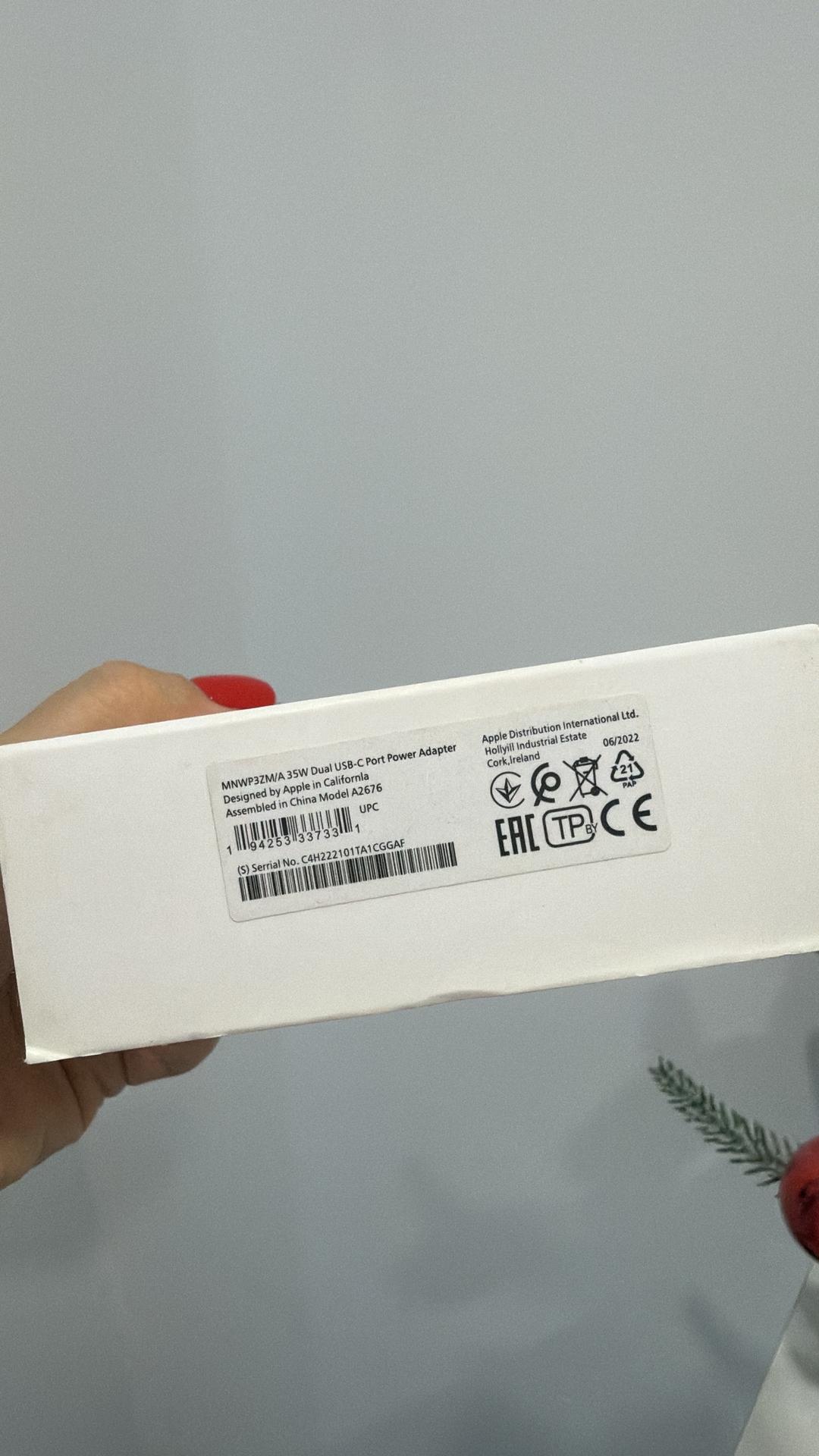 Apple Сетевое зарядное устройство Apple 35W Dual USB-C Power Adapter — фото 2