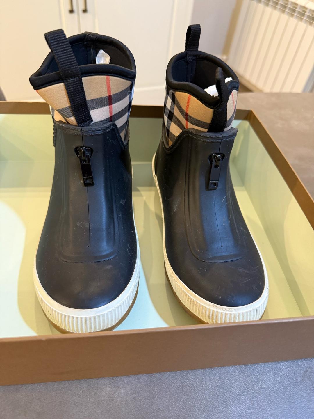 Burberry резиновые полусапожки Burberry Flinton (модель с неопреновым носком в клетку Vin — фото 2