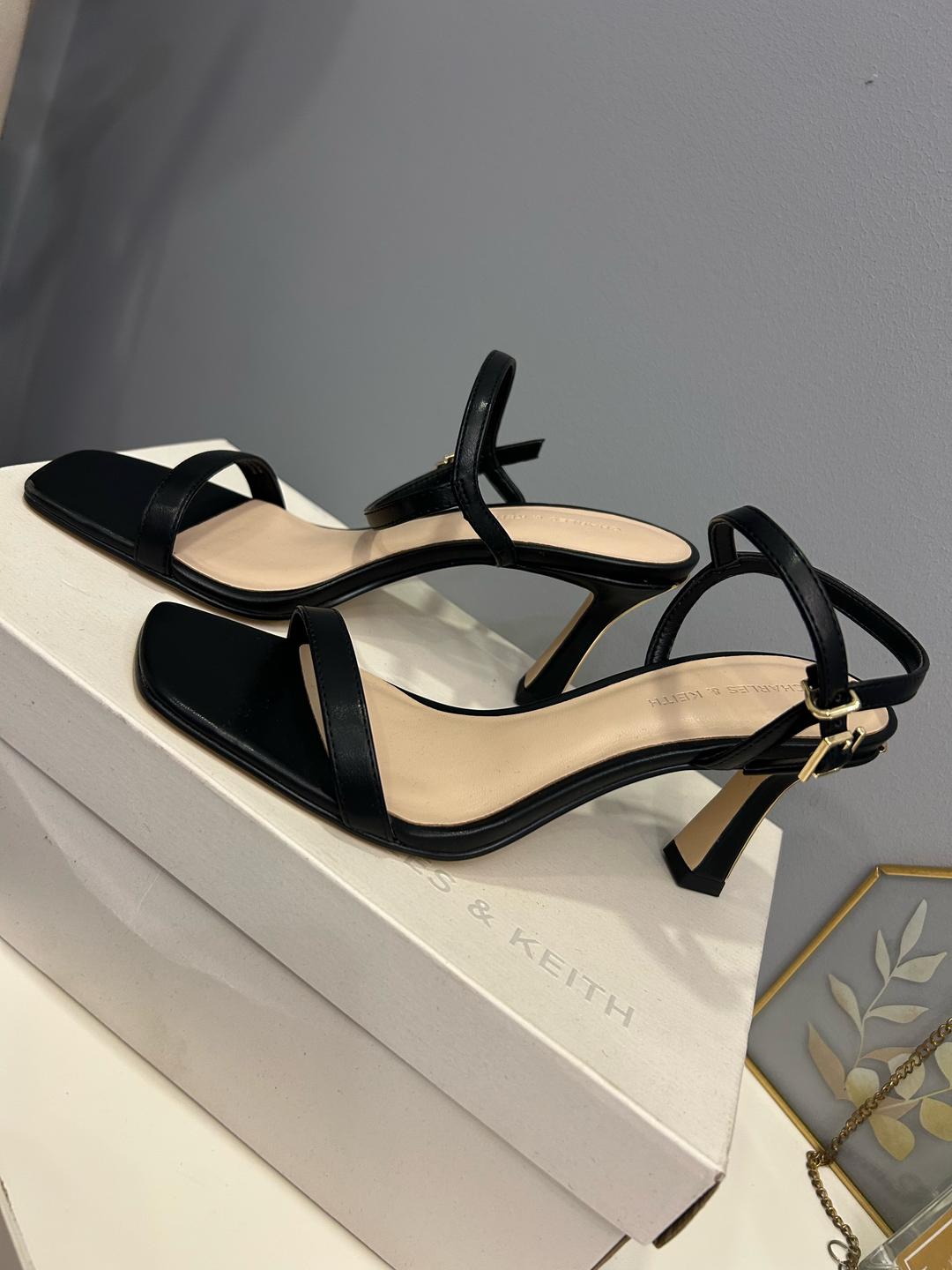 Charles & Keith Черные босоножки от бренда Charles&Keith — фото 2