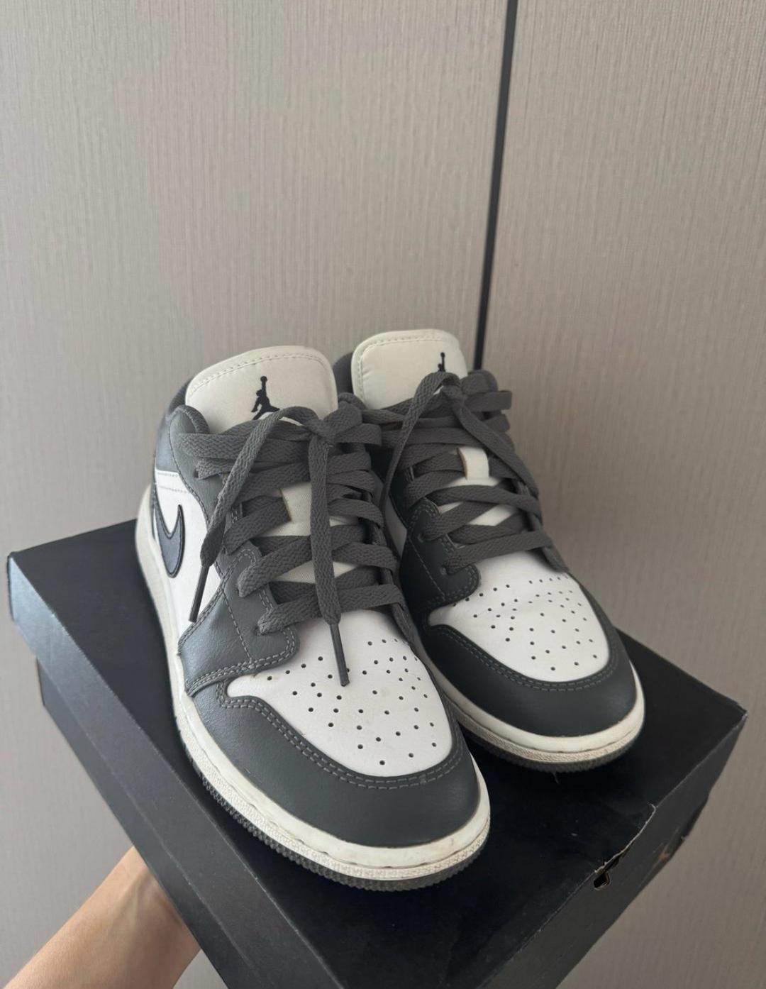 Jordan Кроссовки Jordan Air Jordan 1 Low (GS) — фото 2