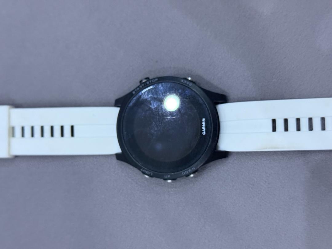 garmin Умные часы Garmin с белым ремешком — фото 2