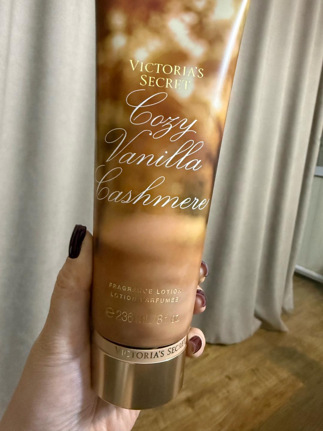 Victoria's Secret Victoria's Secret лосьон для тела Cozy Vanilla Cashmere — фото 2