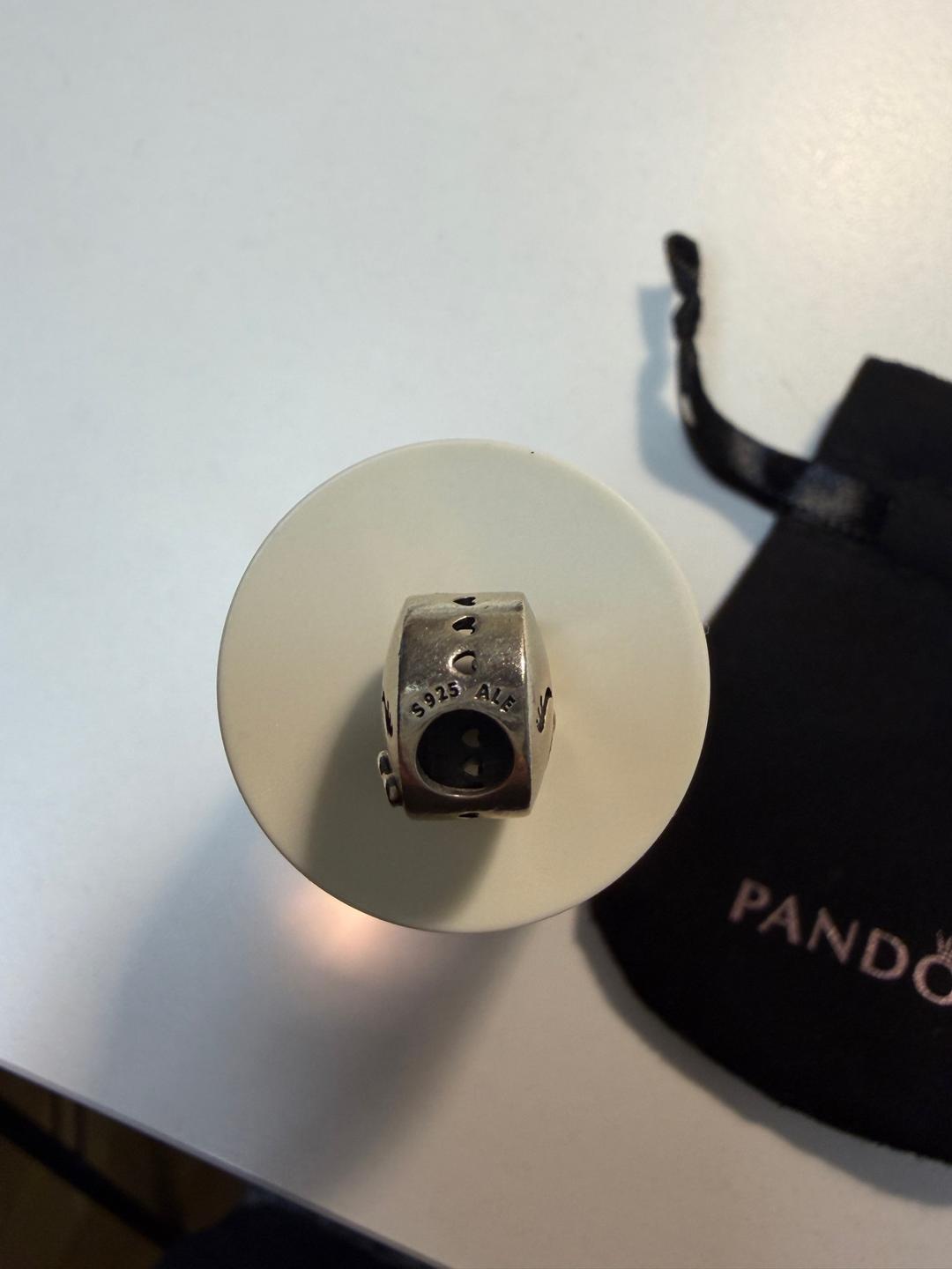 Pandora Оригинальный шарм Pandora «Поцелуй / Эмодзи» (серебро 925, эмаль) — фото 2