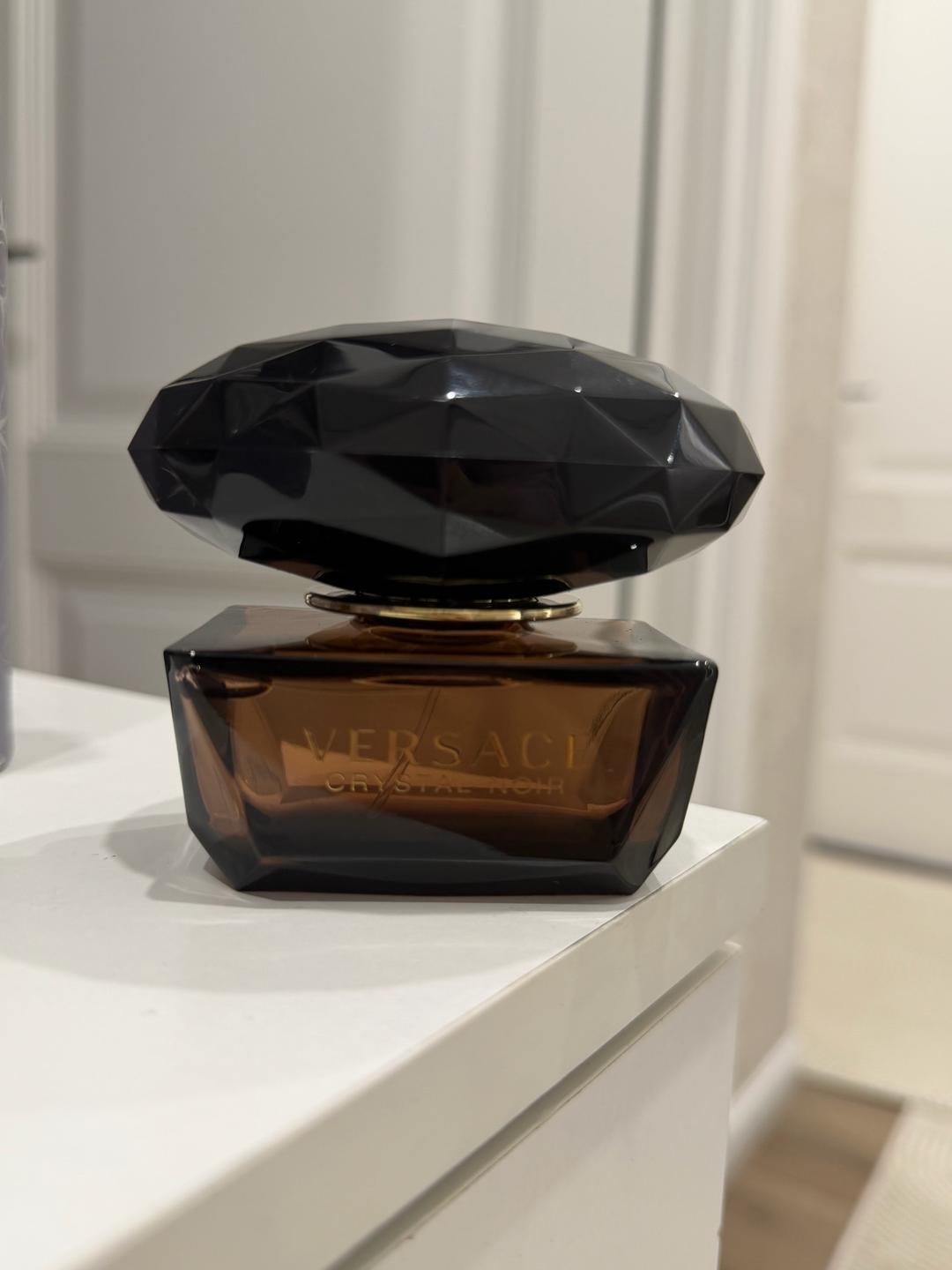 Versace Парфюмерная вода Versace Crystal Noir — фото 2