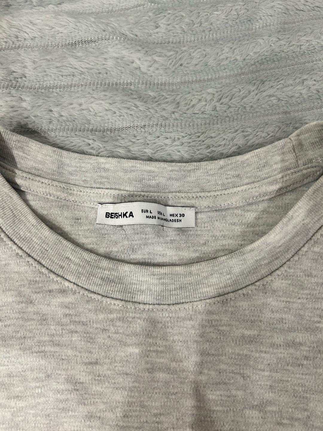 Bershka Серая футболка bershka L размер — фото 2
