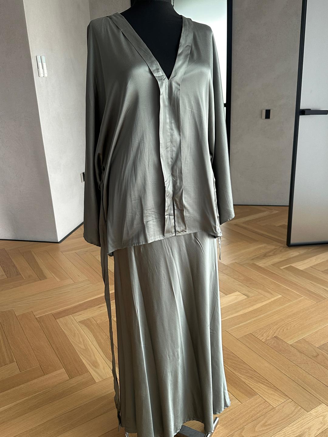 clothe Костюм из атласной ткани — фото 2