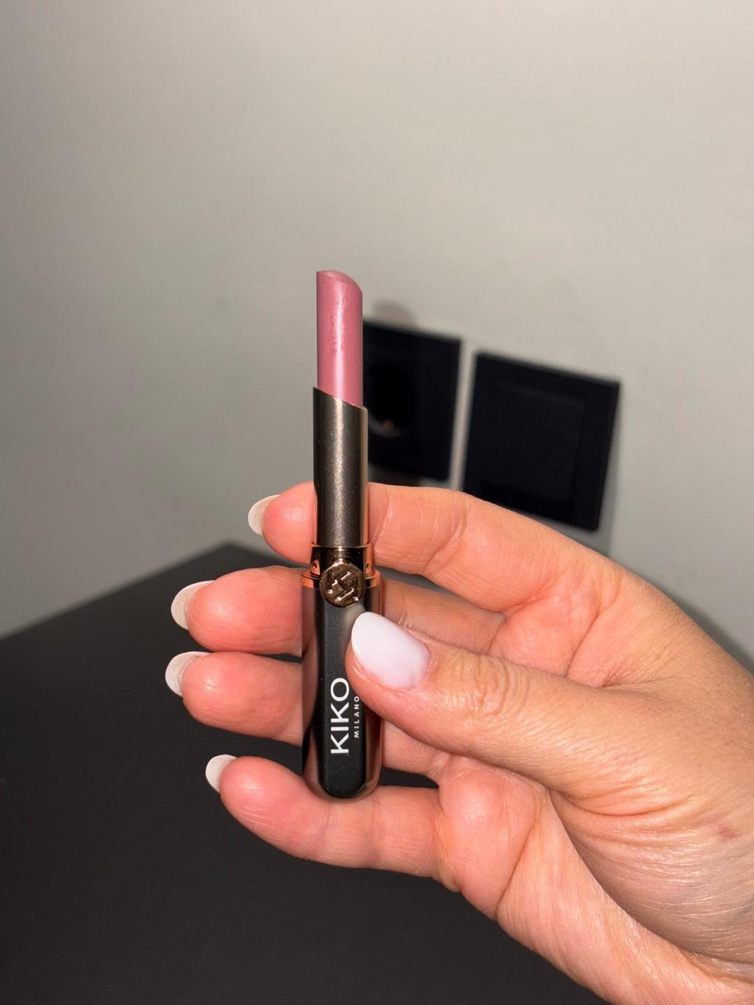 KIKO Milano Помада Kiko Milano Unlimited Stylo lipstick in a metallic silver casing — фото 2