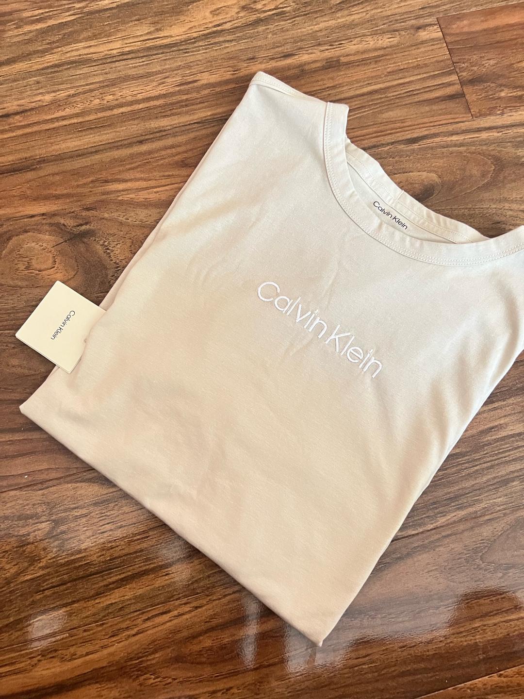Calvin Klein Продам новая футболка — фото 2