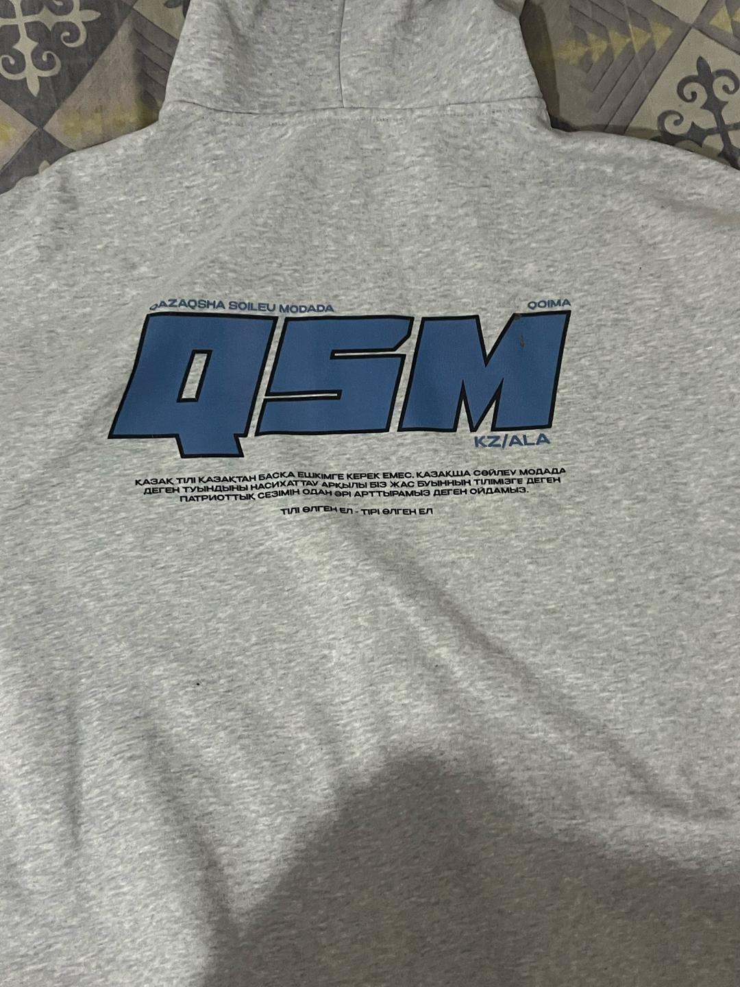 Qoima Толстовка на молнии с капюшоном и принтом QSM — фото 2
