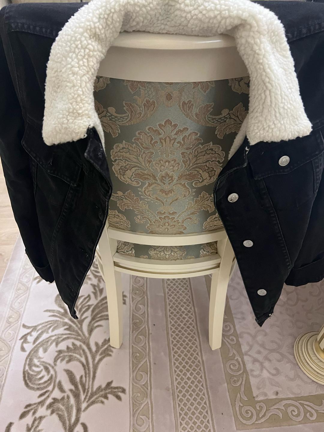 Bershka Джинсовая куртка с меховой подкладкой — фото 2