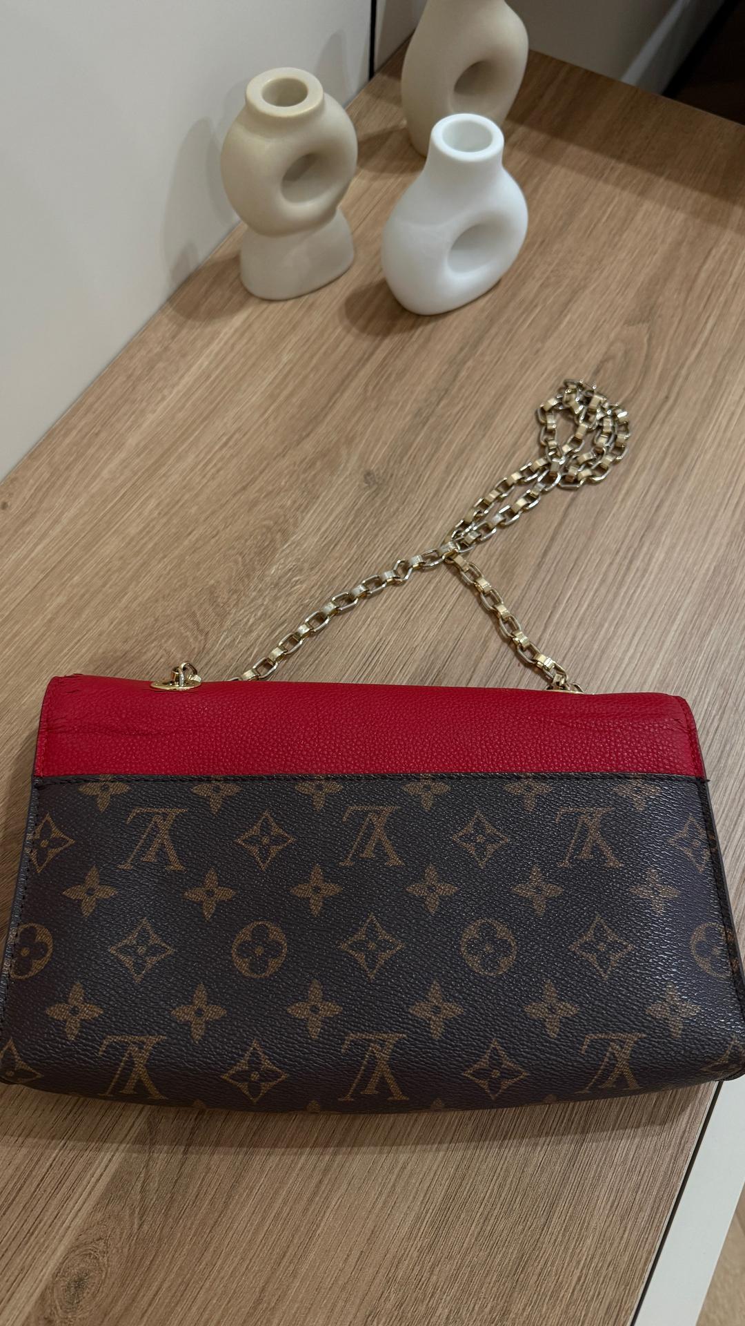 Louis Vuitton Сумка Louis Vuitton с цепочкой — фото 2
