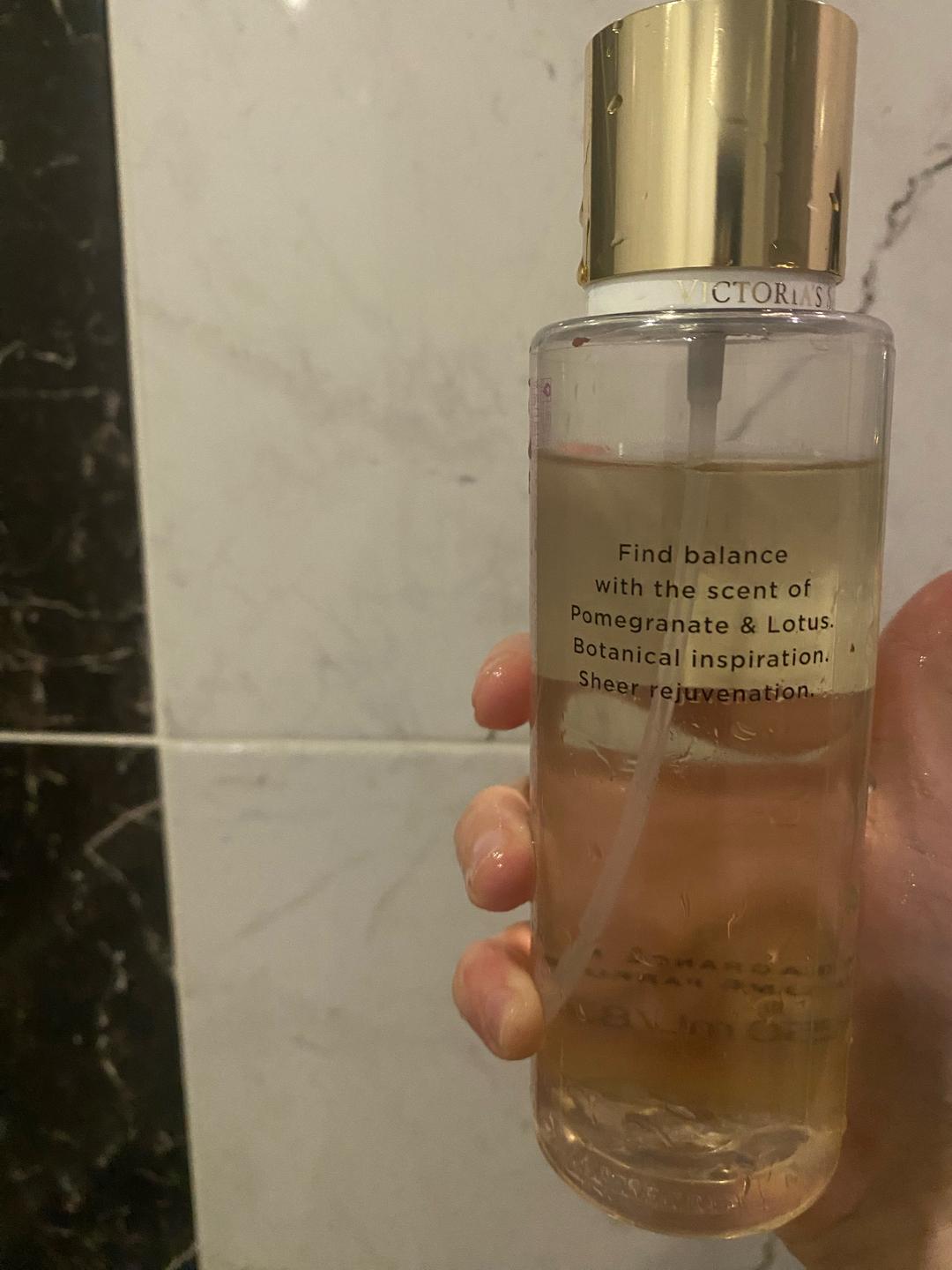 Victoria's Secret Спрей для тела Victoria's Secret Pomegranate & Lotus — фото 2
