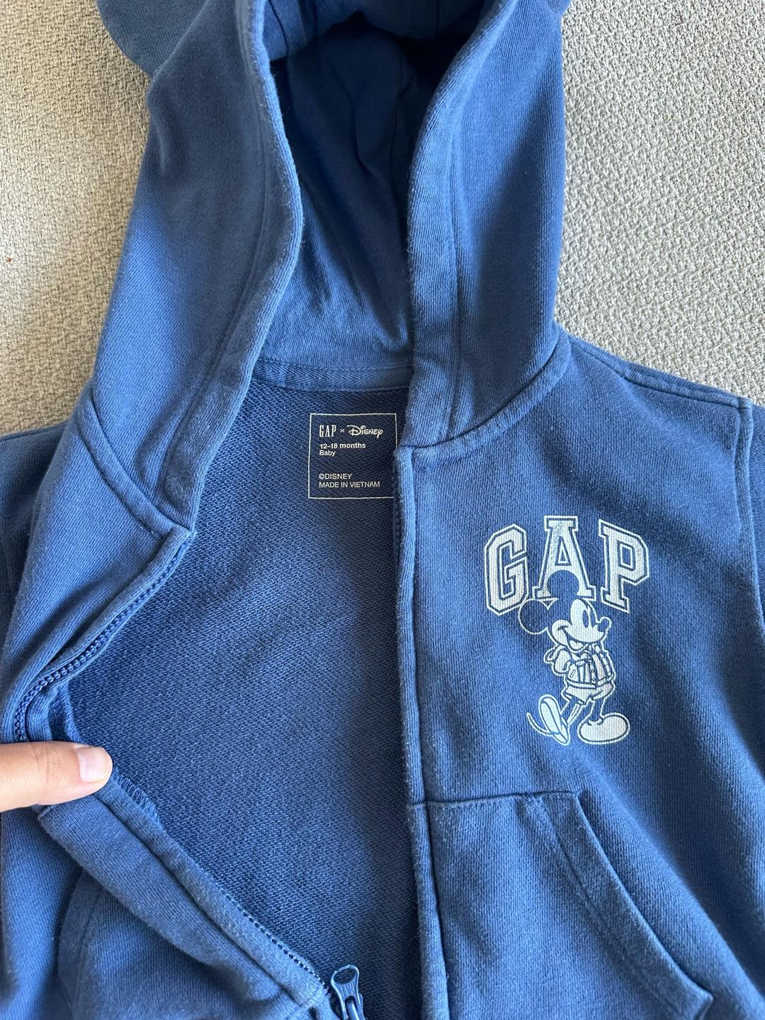 GAP Толстовка GAP с принтом Микки Мауса — фото 2