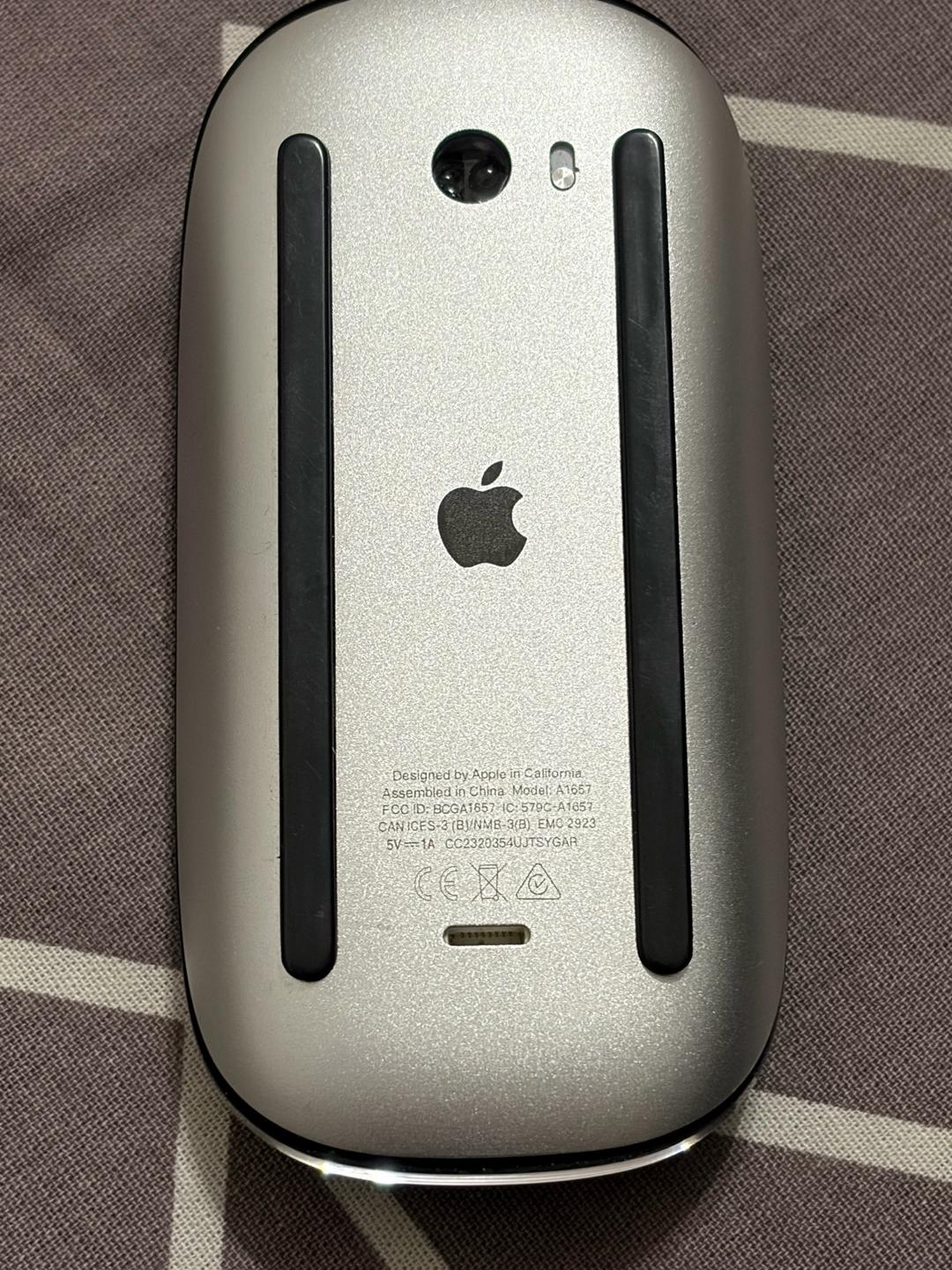 Apple Беспроводная мышь Apple Magic Mouse (черный цвет). — фото 2