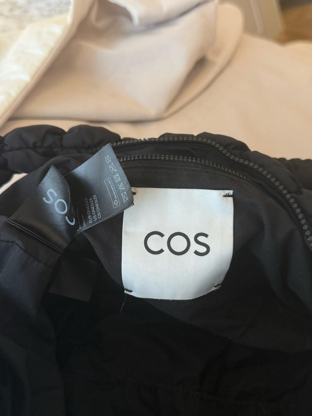 COS Сумка COS хобо (черный) — фото 2