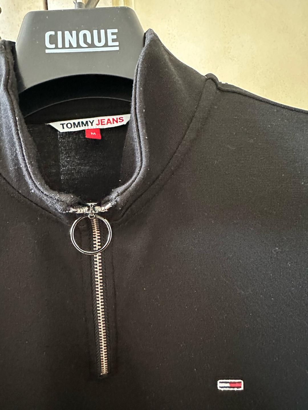 Tommy Jeans Платье Tommy Jeans с молнией спереди миди черное — фото 2
