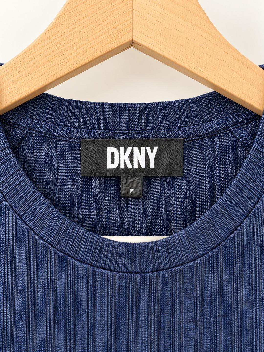 DKNY Элегантный синий топ/футболка DKNY с брендированной фурнитурой 💙 — фото 2