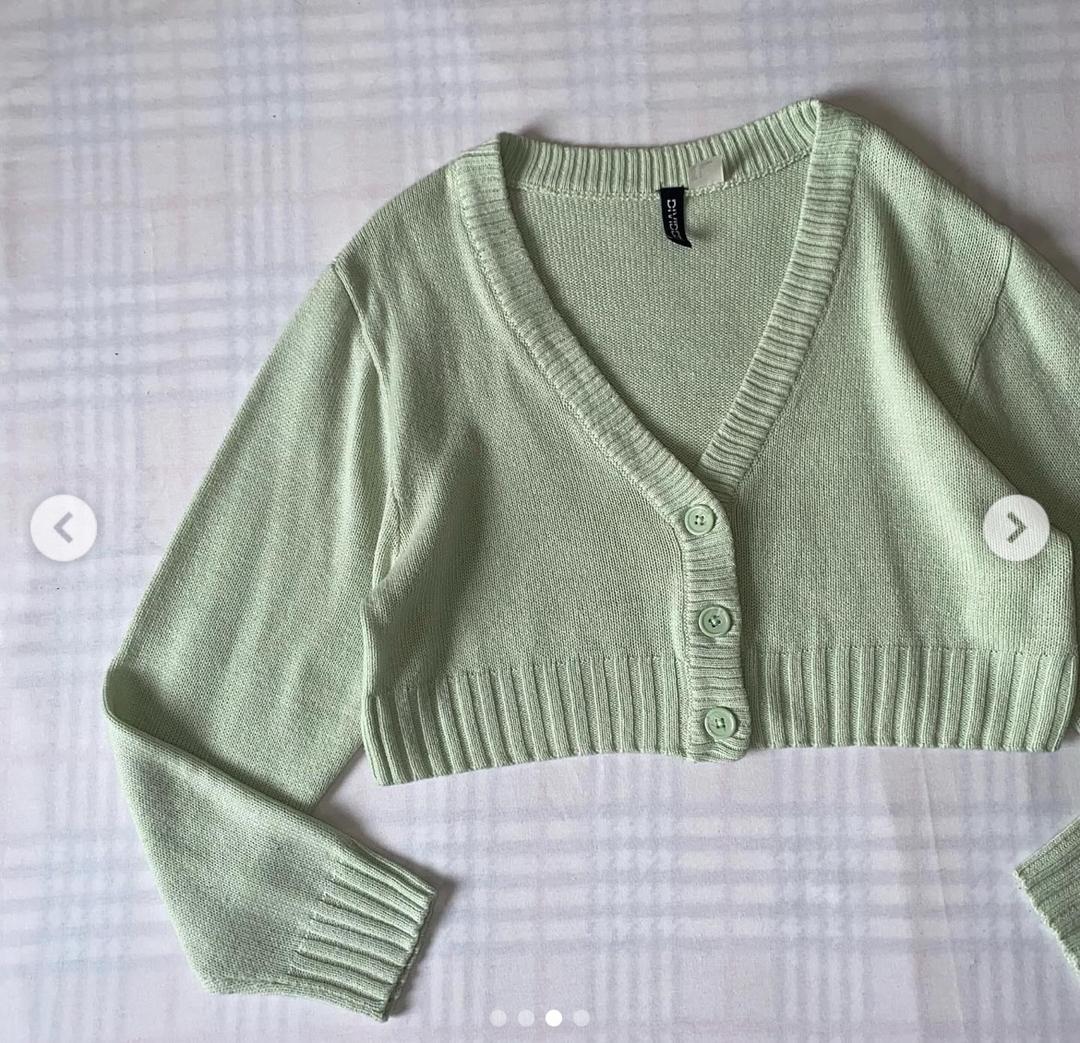 H&M Укороченный вязанный кардиган бледно-мятно-зеленого цвета. — фото 2