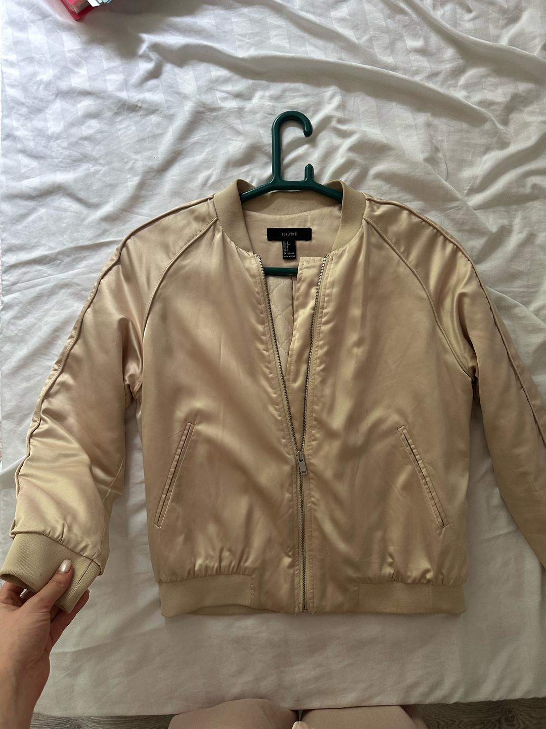 Forever 21 Нежный бомбер Forever 21 — фото 2