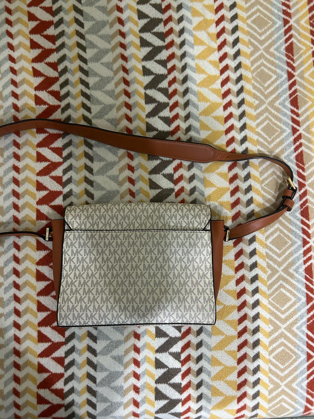 Michael Kors Сумка Michael Kors через плечо — фото 2
