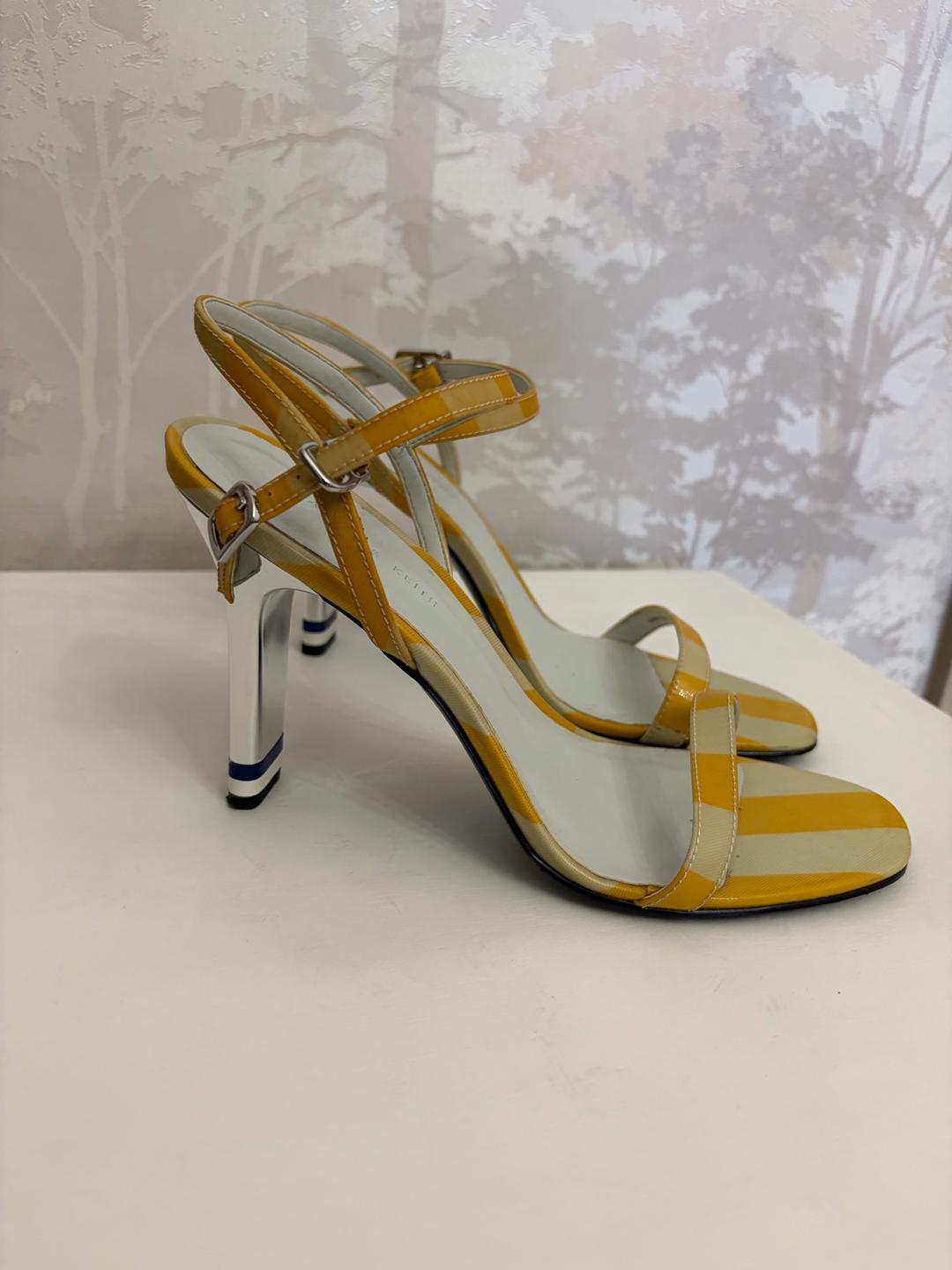 Charles & Keith Босоножки Charles & Keith — фото 2