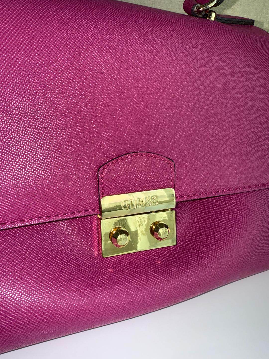 GUESS Оригинал GUESS сумка, эко кожа, цвет фуксия — фото 2