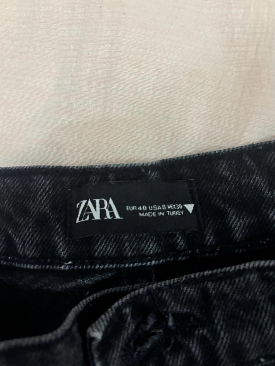 Zara джинсы Zara широкие темные черного цвета? — фото 2