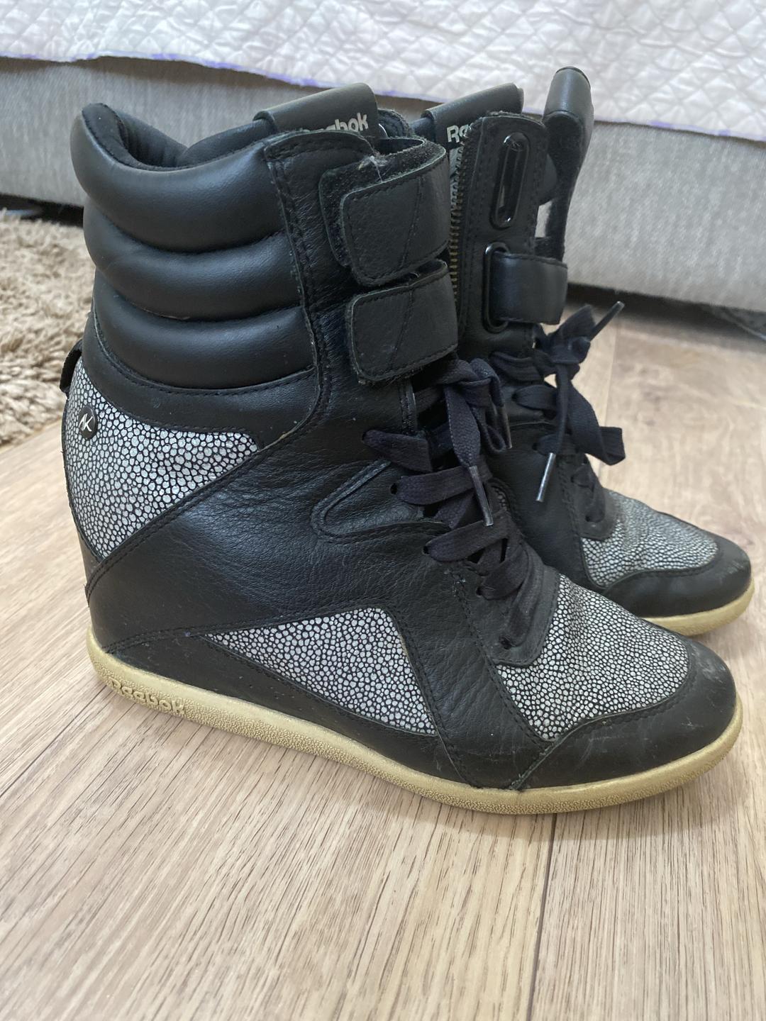 Reebok Женские сникерсы Reebok на танкетке — фото 2