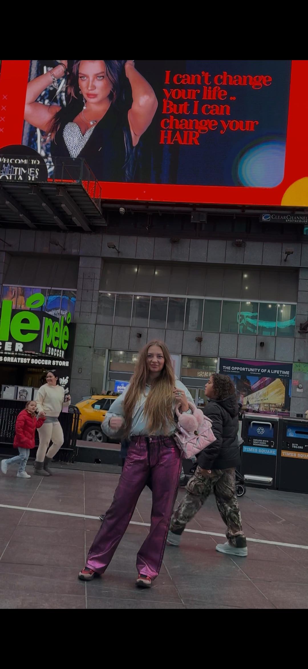 Forever 21 Джинсы и топ металлик Forever 21 из Нью Йорка — фото 2