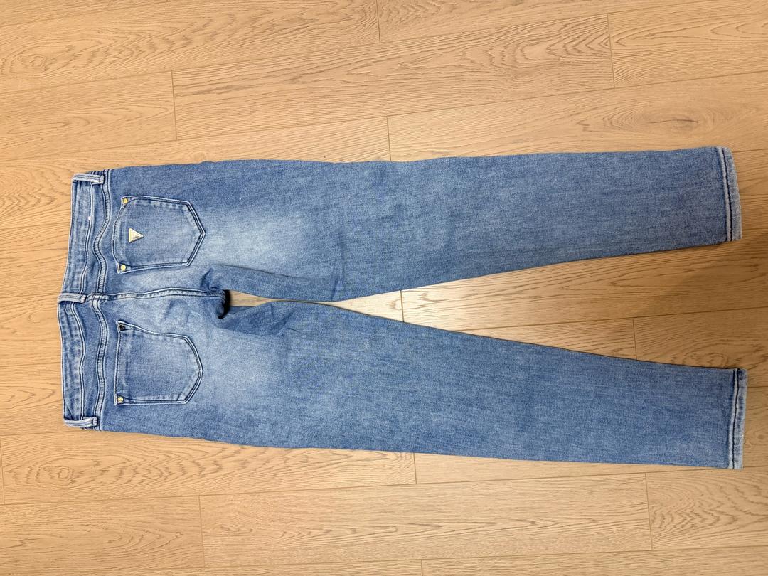 GUESS Джинсы Guess со стразами — фото 2