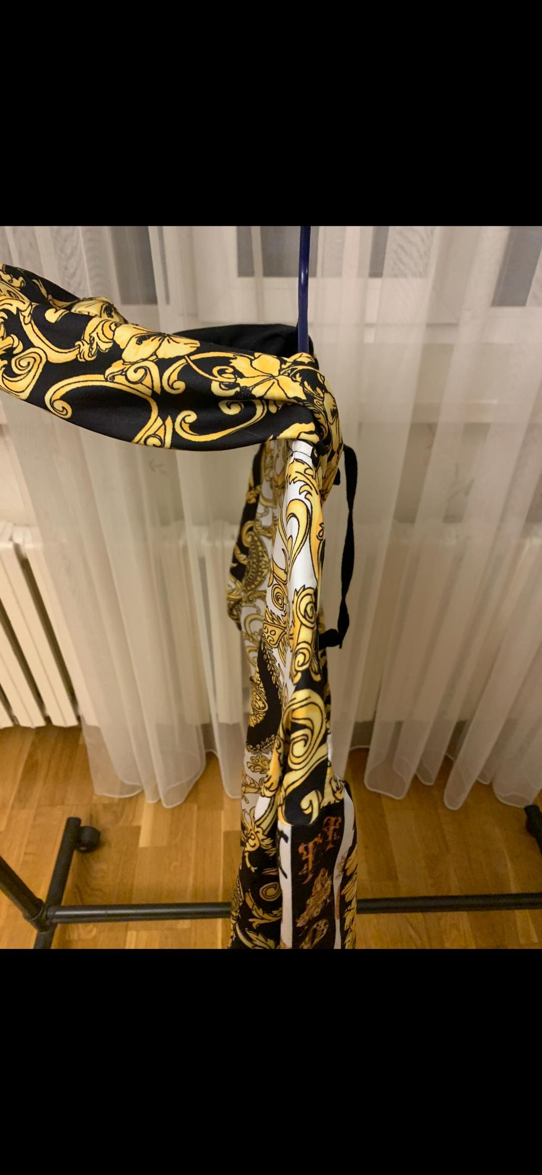 Versace Женская куртка Versace — фото 2