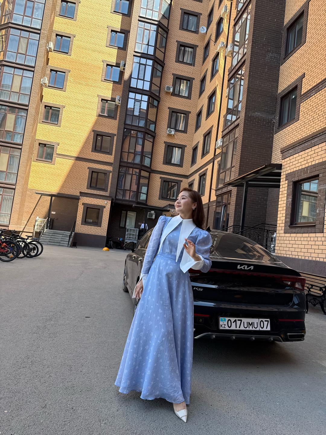 Stylish Длинное платье с контрастным воротником от Stylish — фото 2