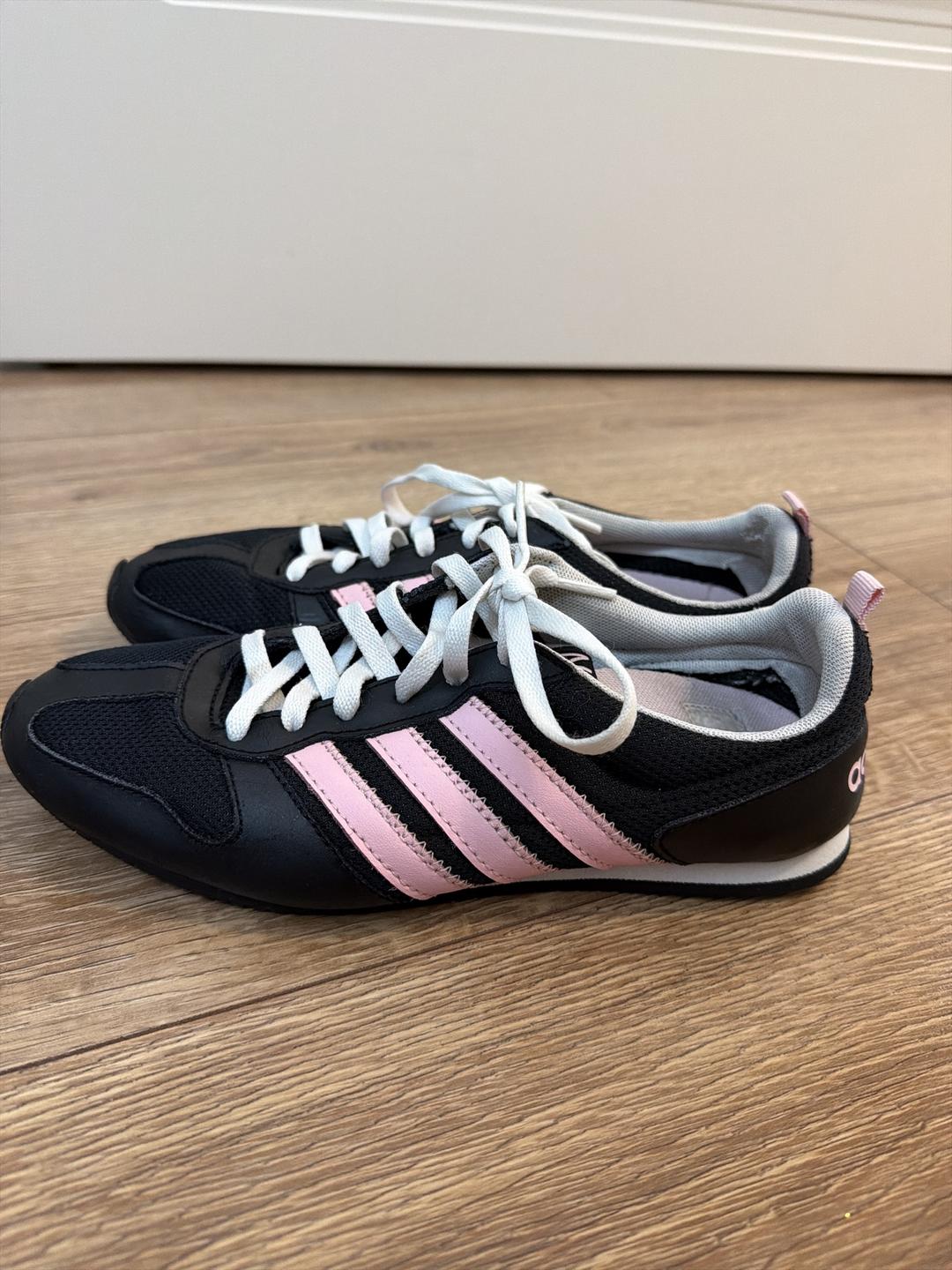 Adidas Кроссовки женские — фото 2