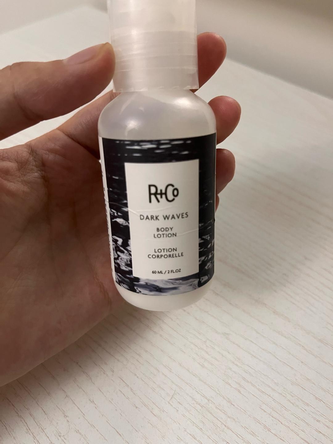 R+CO Лосьон для тела R+Co Dark Waves — фото 2