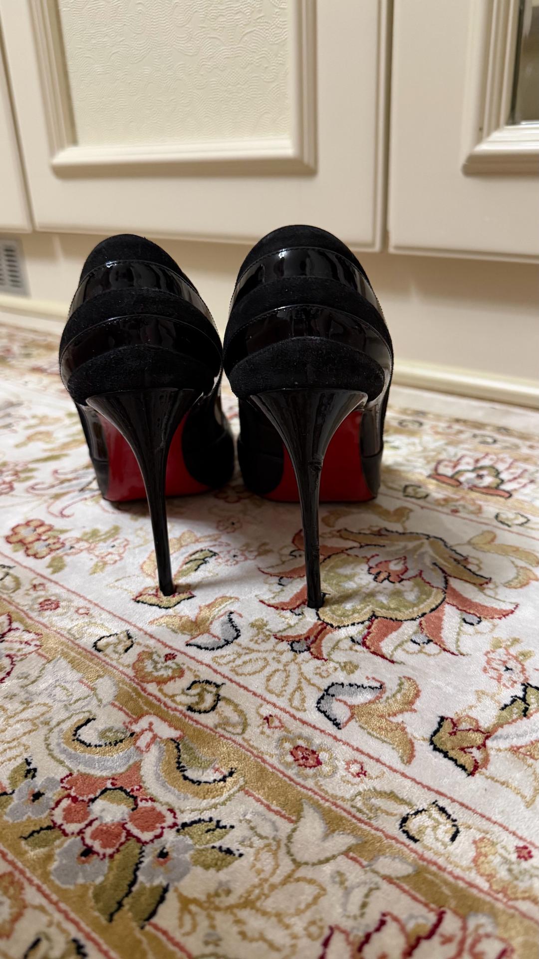 Christian Louboutin christian louboutin — фото 2