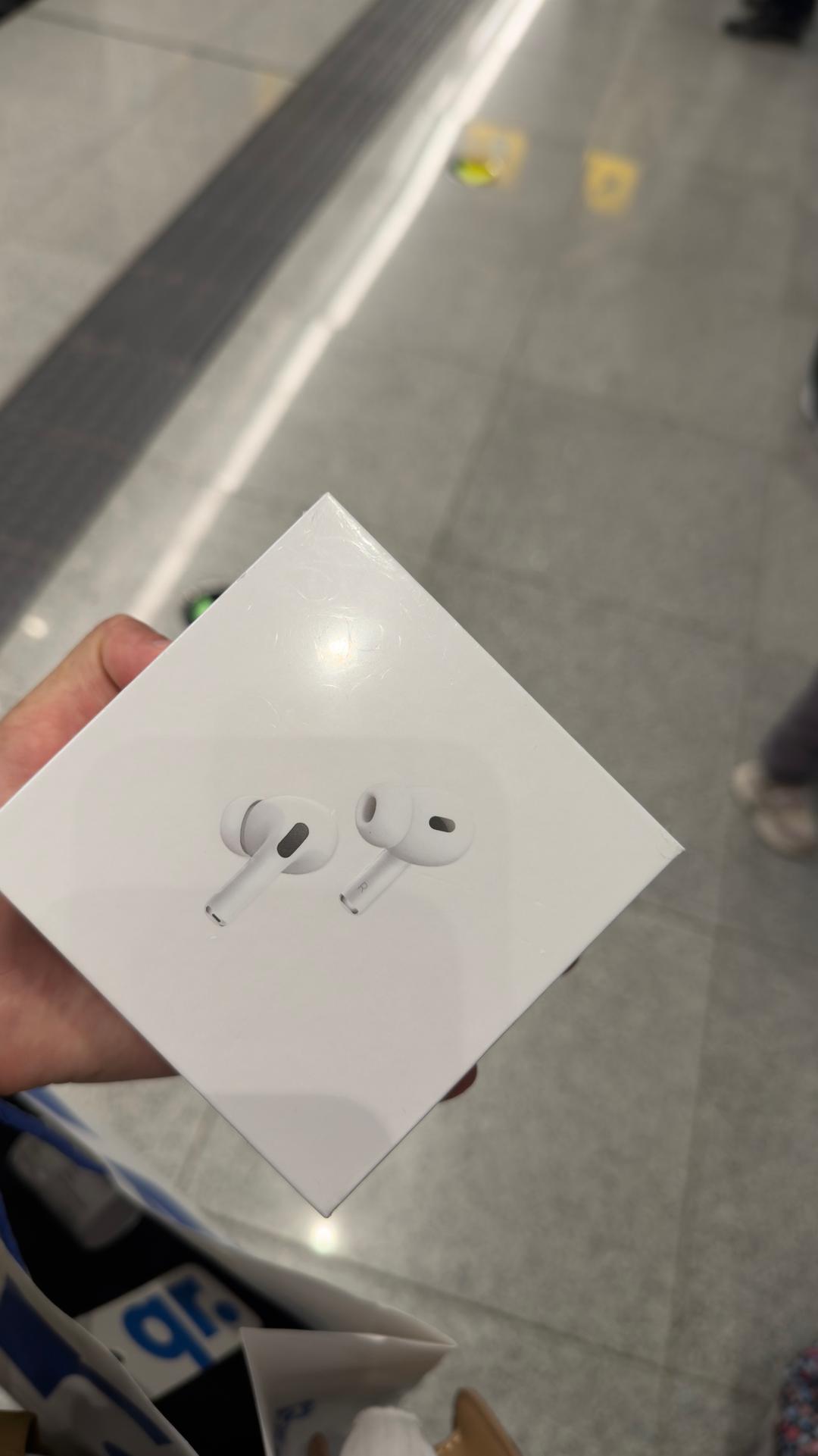 Apple Наушники Apple AirPods Pro 2nd Generation — фото 2