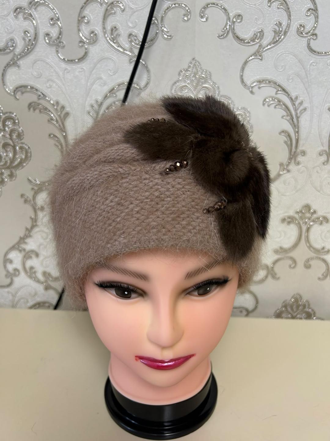 Karimova Katya Новая шапка ангорка, декор из натурального меха норки — фото 2
