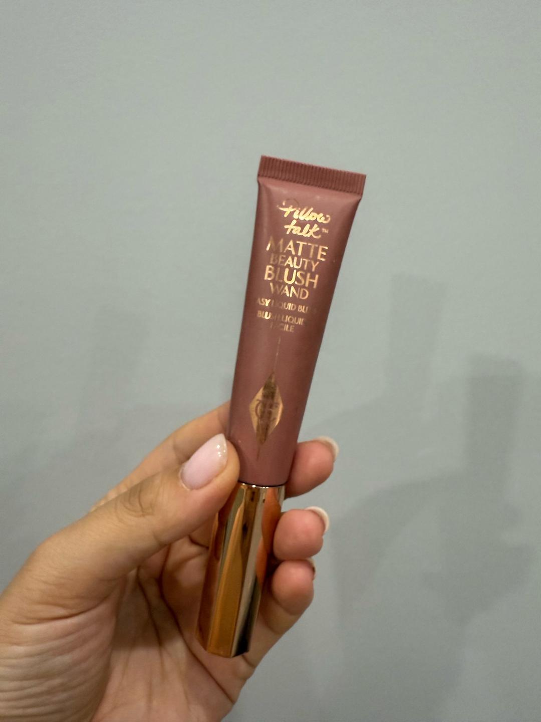 Charlotte Tilbury Румяна Charlotte Tilbury matte beauty blush wand pillow talk — фото 2