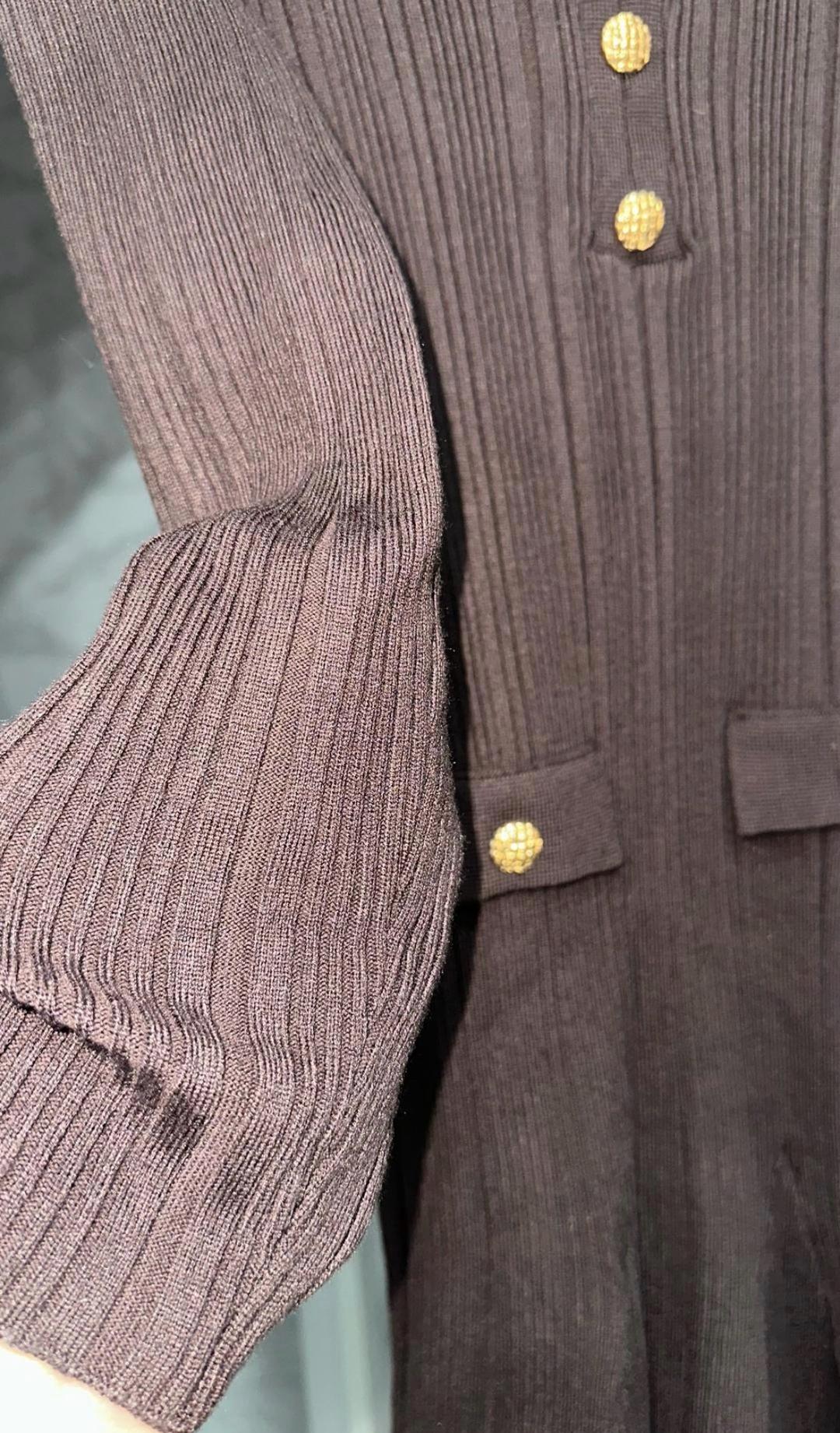 Massimo Dutti Трикотажное платье-миди с пуговицами — фото 2