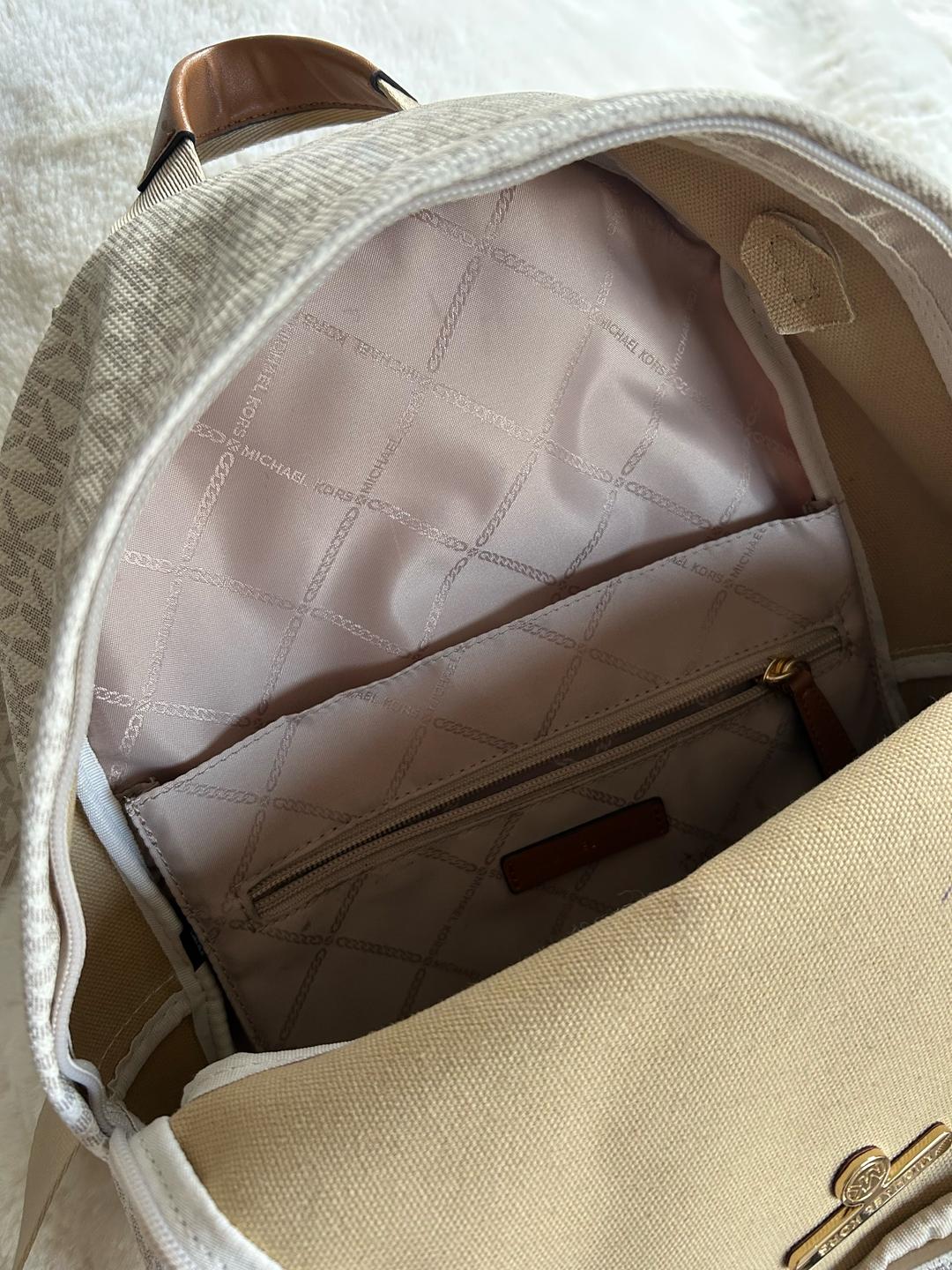 Michael Kors Светлый рюкзак Michael Kors — фото 2