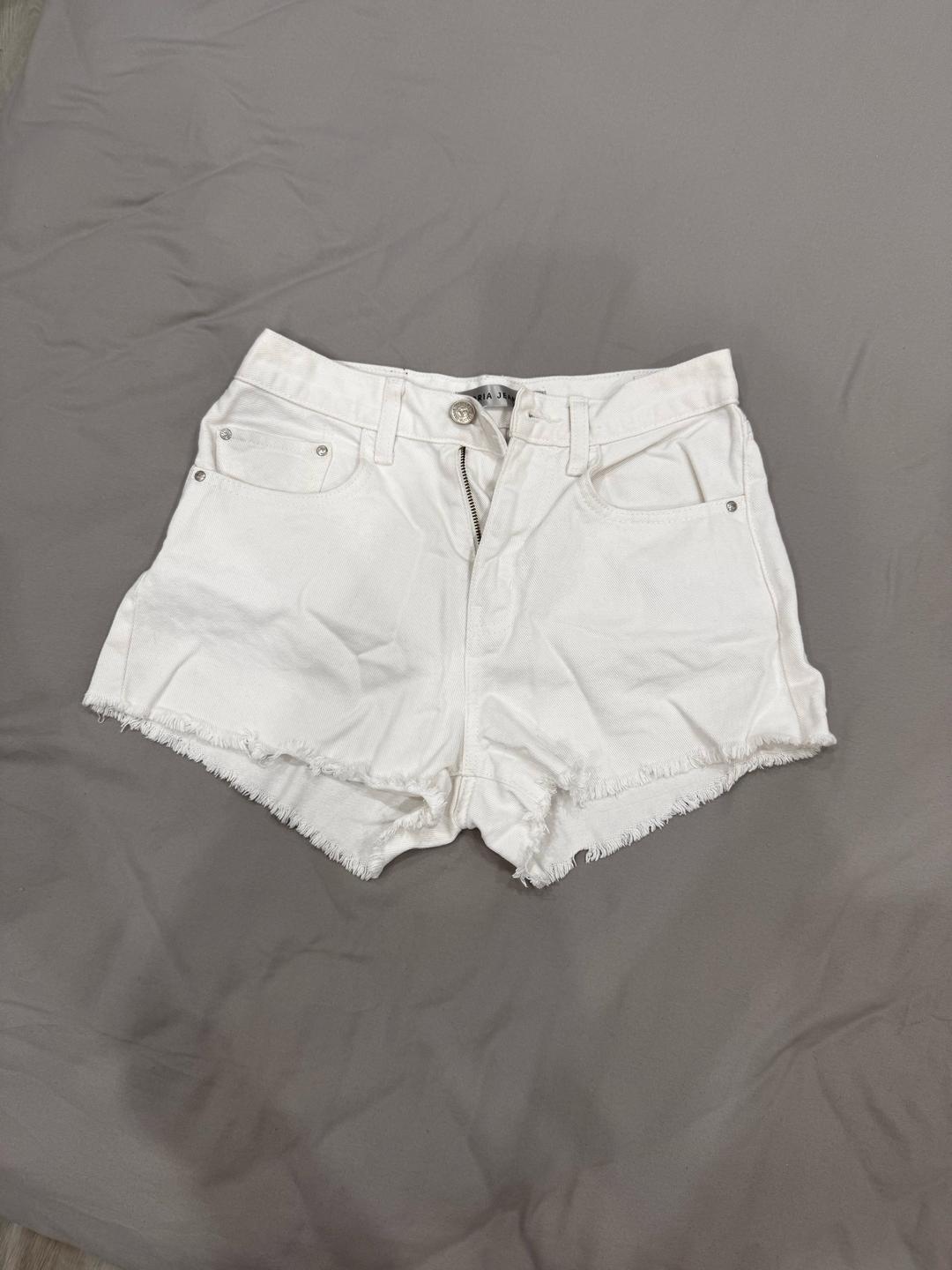 GLO jeans Продам белые шорты — фото 2
